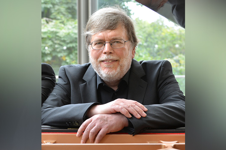 Fridays at 12:30 Concert Series: Leslie Kinton, piano