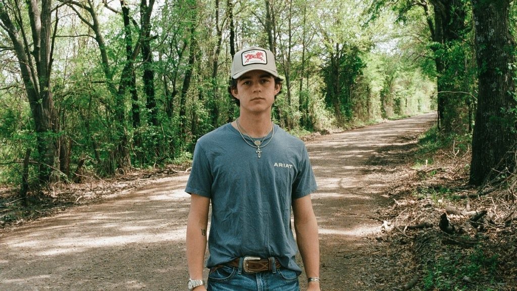 Waylon Wyatt- Dustpiles World Tour